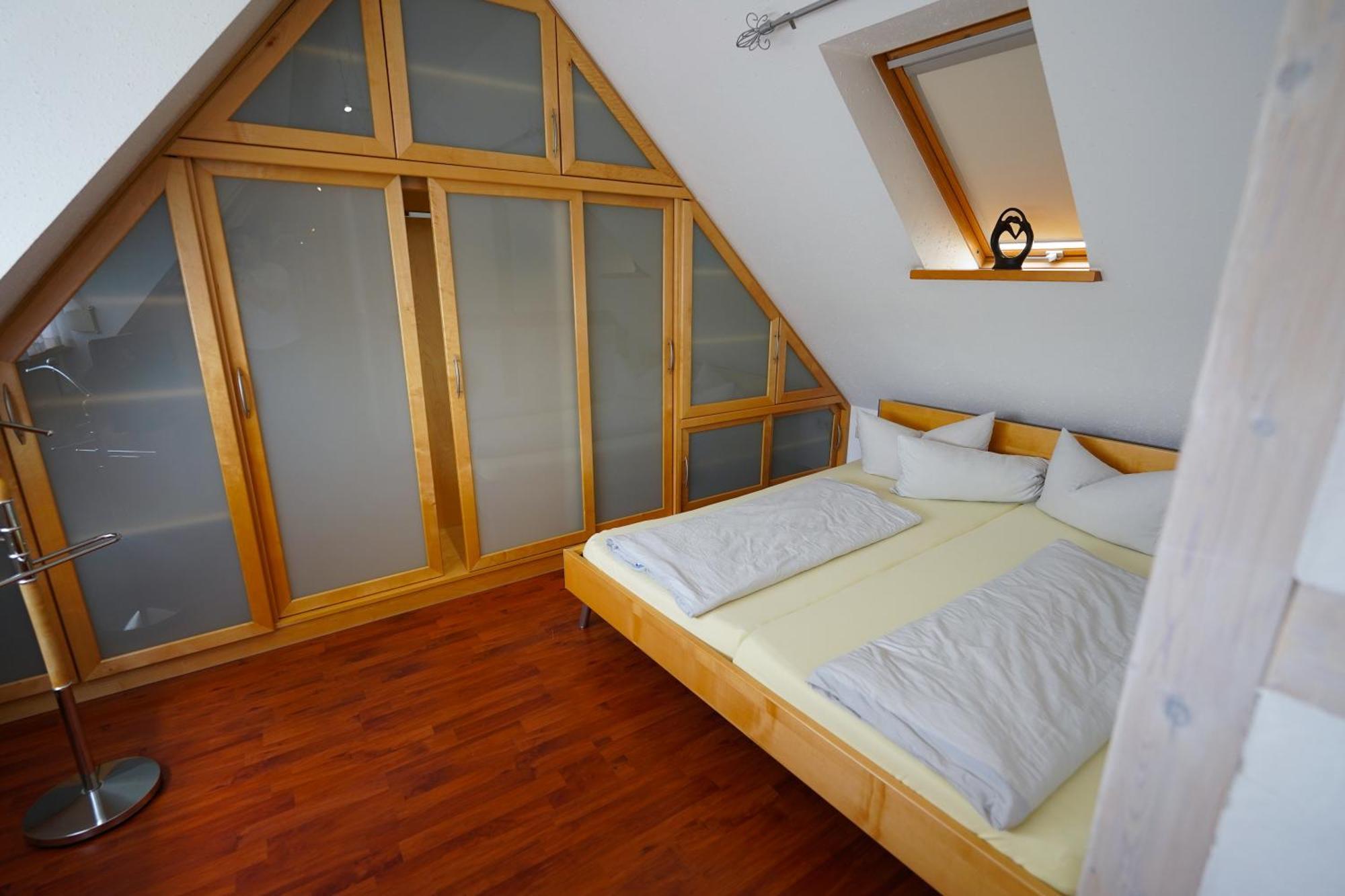 Hotel Garni Und Apartments Zur Krone Hilpoltstein Ngoại thất bức ảnh