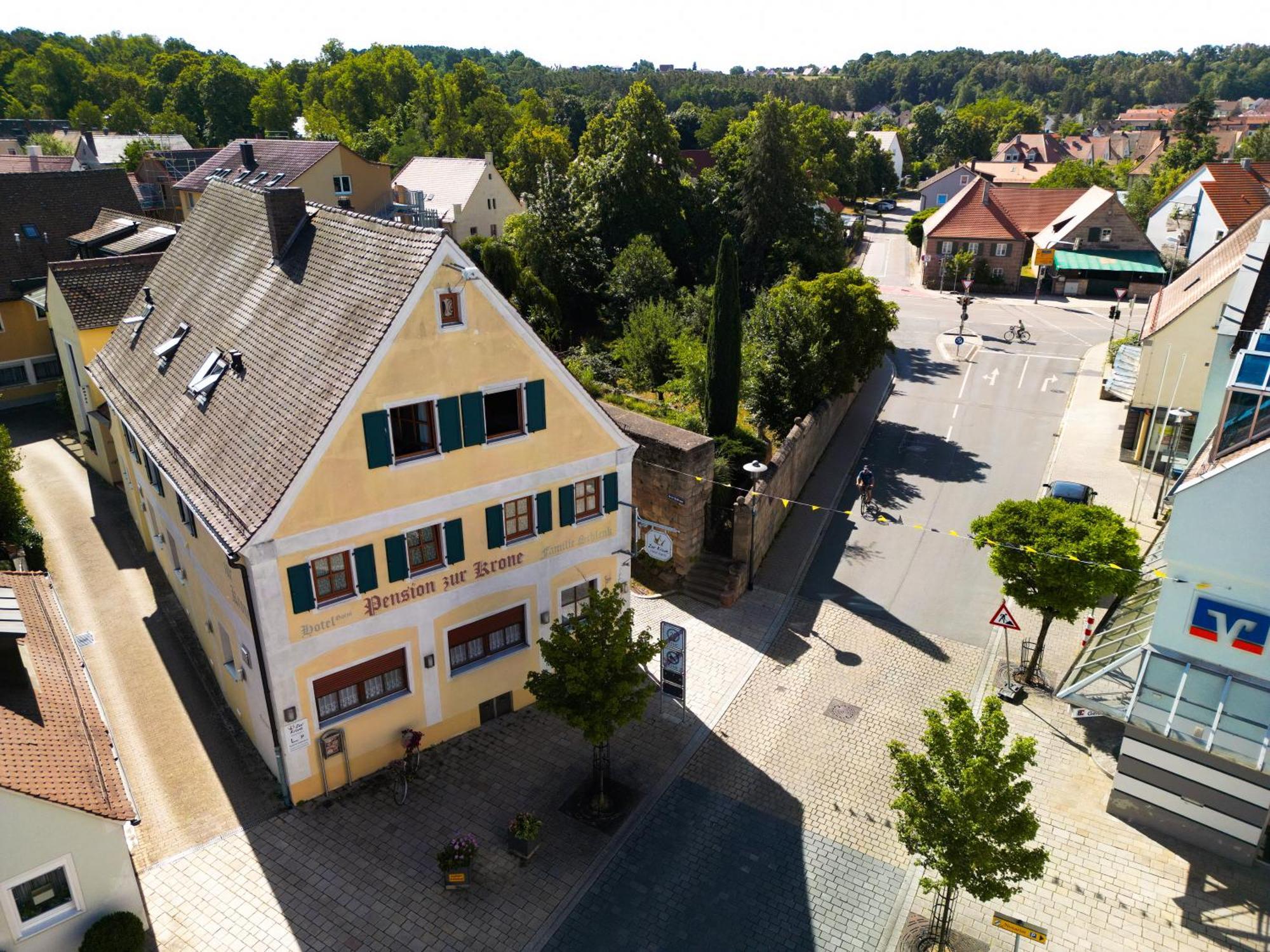 Hotel Garni Und Apartments Zur Krone Hilpoltstein Ngoại thất bức ảnh