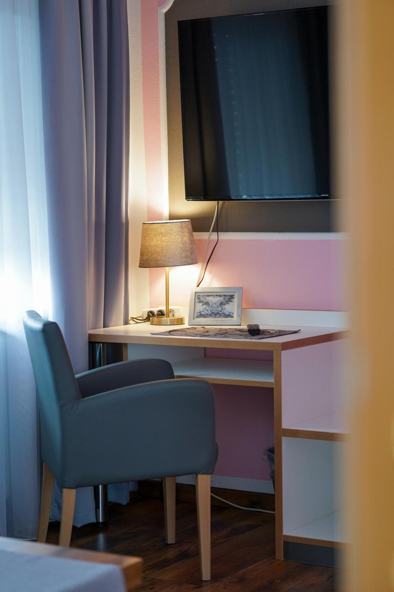 Hotel Garni Und Apartments Zur Krone Hilpoltstein Ngoại thất bức ảnh