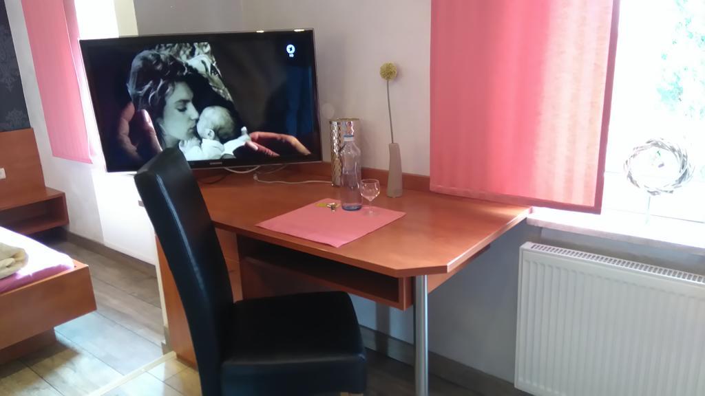 Hotel Garni Und Apartments Zur Krone Hilpoltstein Ngoại thất bức ảnh
