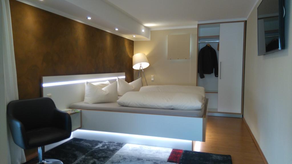 Hotel Garni Und Apartments Zur Krone Hilpoltstein Ngoại thất bức ảnh