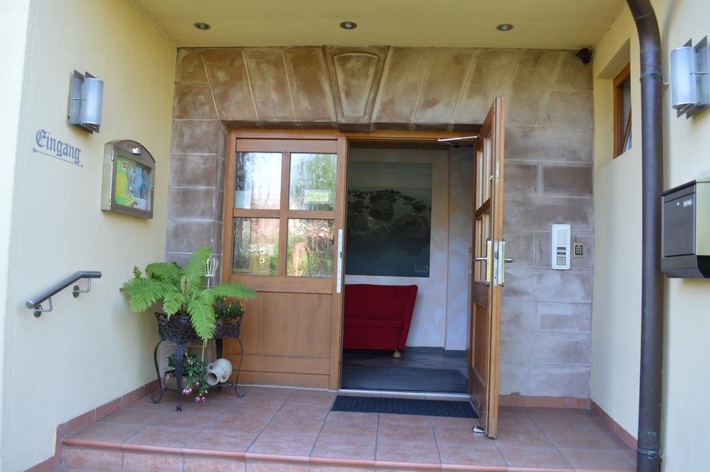 Hotel Garni Und Apartments Zur Krone Hilpoltstein Ngoại thất bức ảnh