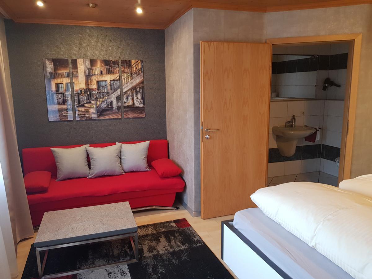 Hotel Garni Und Apartments Zur Krone Hilpoltstein Ngoại thất bức ảnh