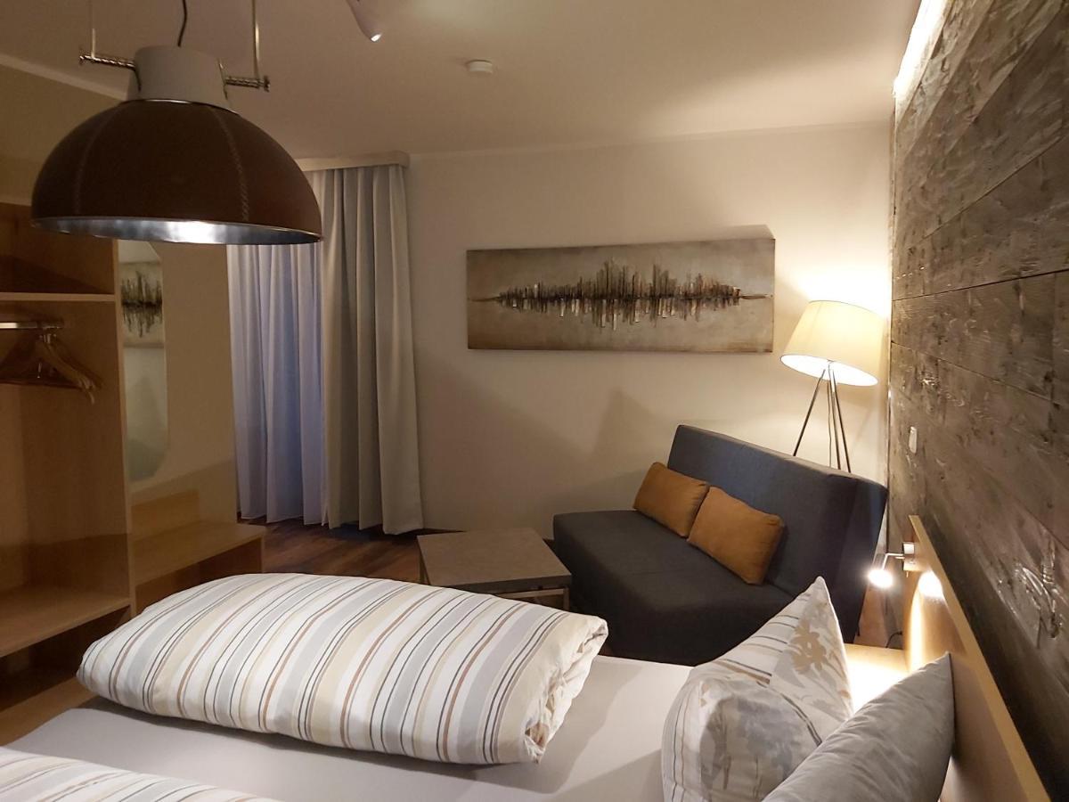 Hotel Garni Und Apartments Zur Krone Hilpoltstein Ngoại thất bức ảnh